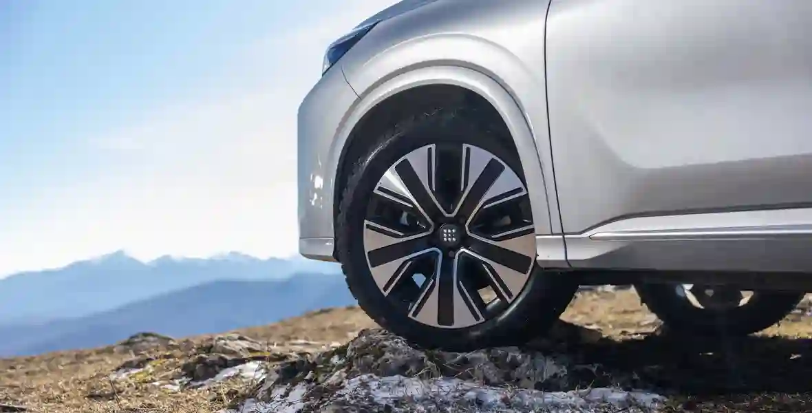 Новость EVOLUTE (Тест-драйв российского «гибрида» EVOLUTE&nbsp;i‑SPACE: теперь и с полным приводом)